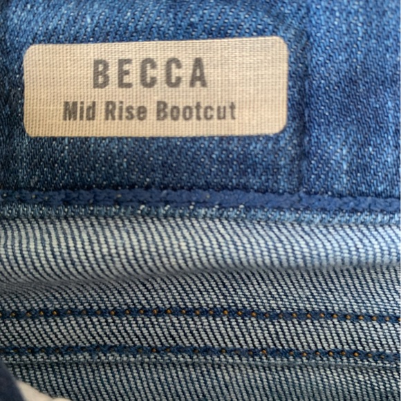 SZ 28 True Religion Becca Mid Rise Boot Cut Jeans - Picture 7 of 8